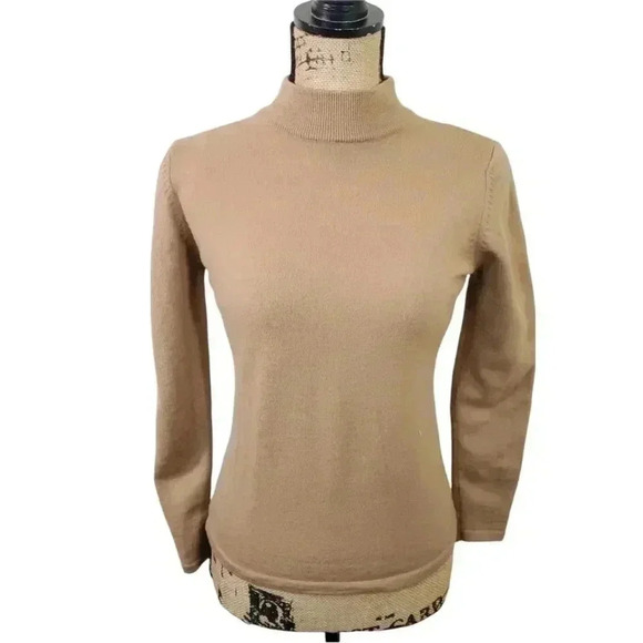 Vintage Wool Puff Shoulder Turtle neck sweater. Size small - Picture 2 of 4